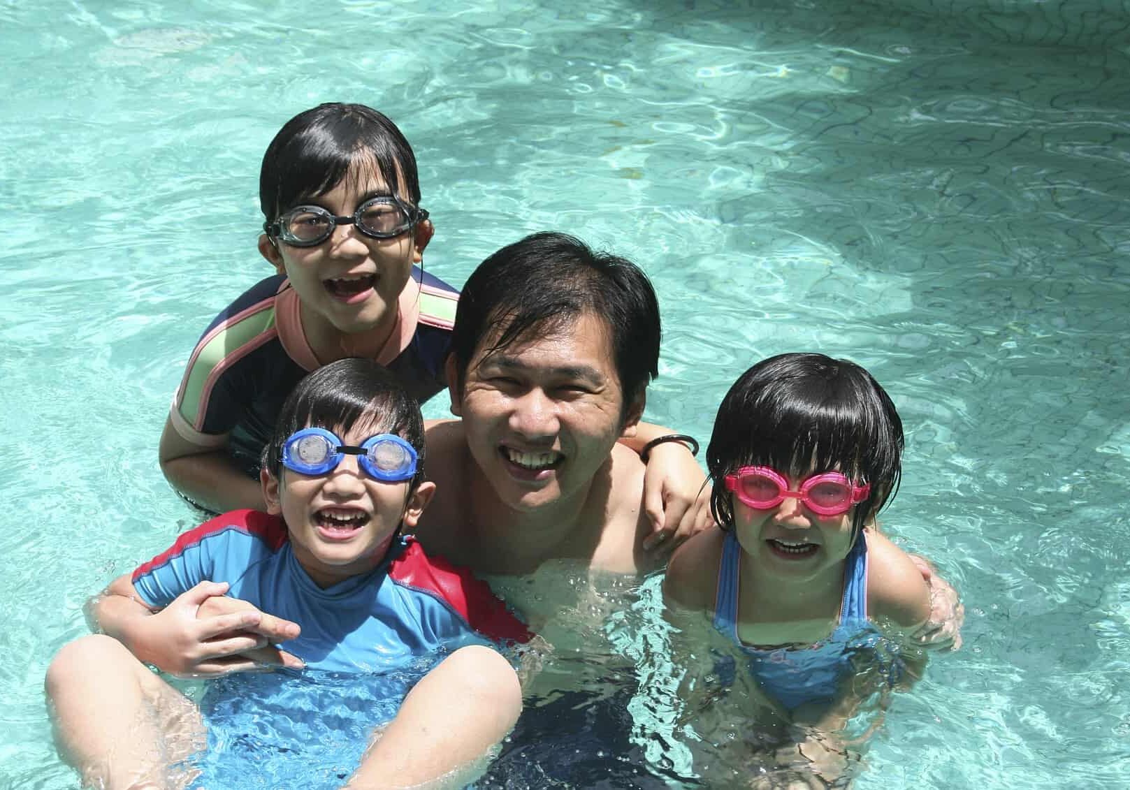 Family swimming_Medium-min